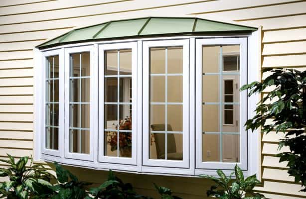 bow windows with grids